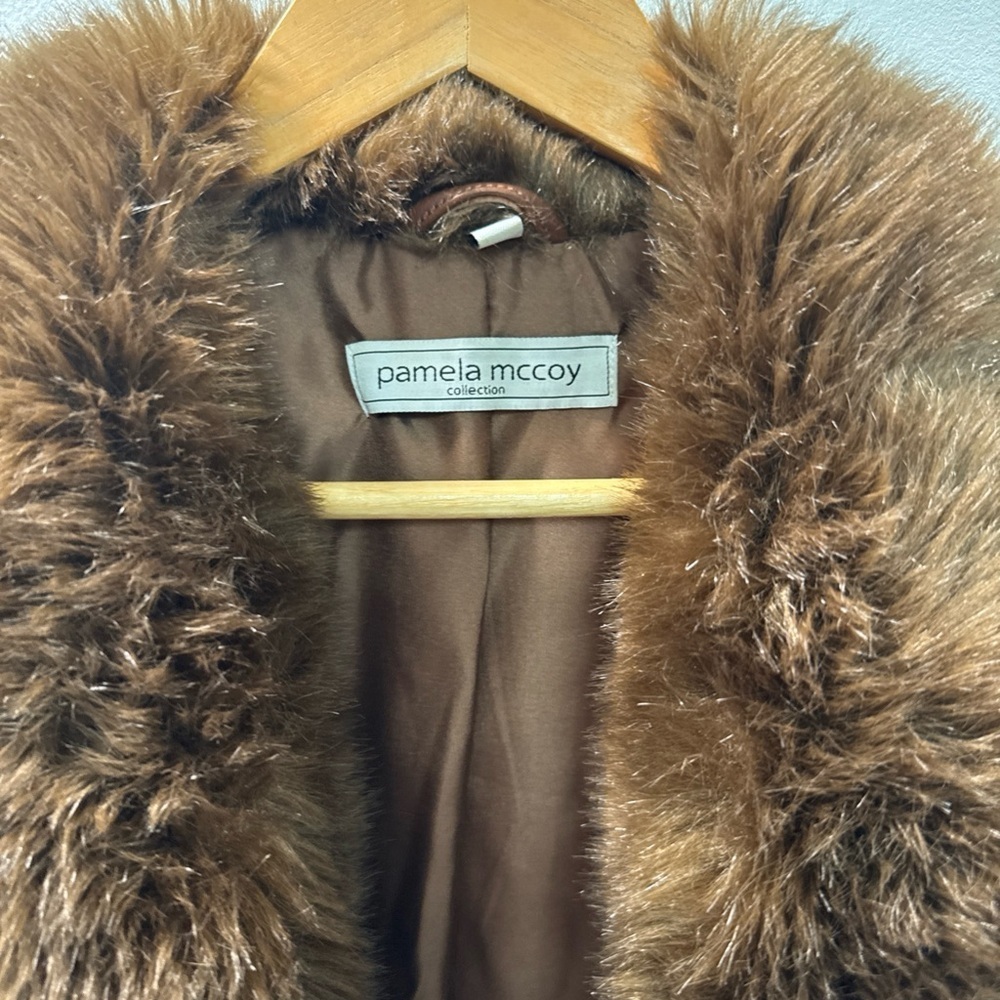 Pamela McCoy Brown Leather Jacket size L with Faux Fur Collar - Picture 7 of 11
